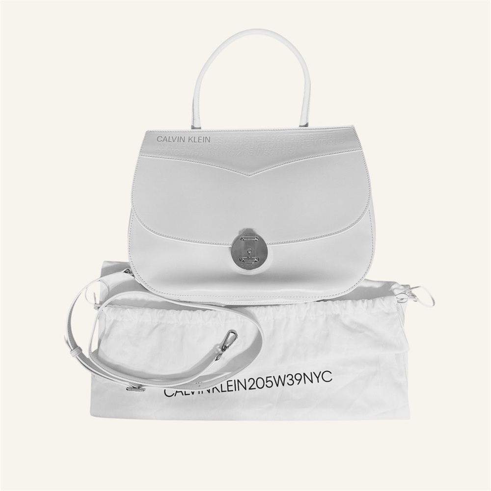Calvin Klein Collection White Shoulder Bag with Minimalist Design🌸
